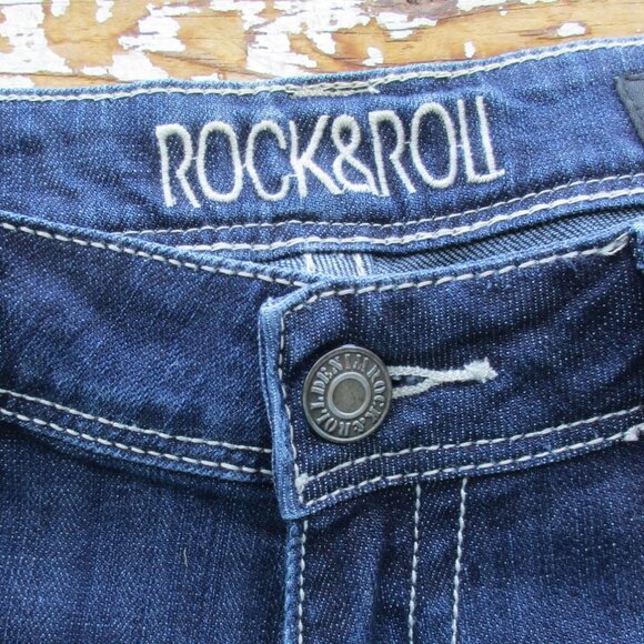 New ROCK & ROLL Cowgirl Jeans Size 32 x 30 Low Rise Boot Cut Denim - Picture 13 of 13